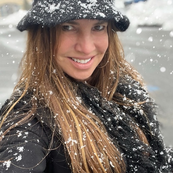 Meet your Posher, Kimberly - Picture 1 of 1